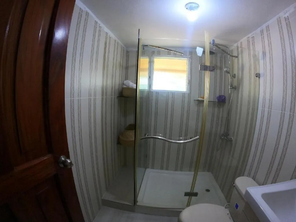 Hospedaje Villa Valencia En Los Patos Daire