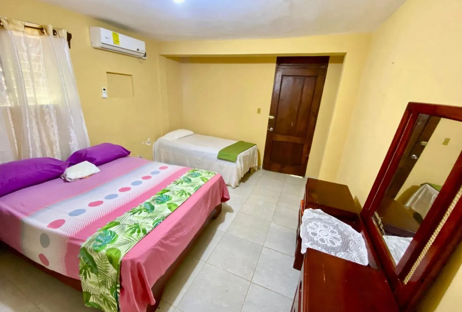 Hospedaje Villa Valencia En Los Patos Daire