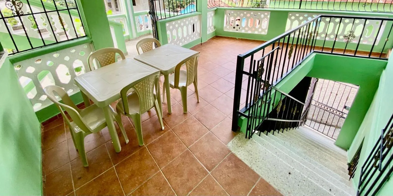 Hospedaje Villa Valencia En Los Patos